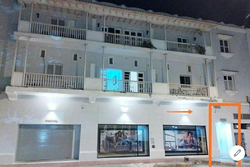 Ciudad Amurallada - 3 *